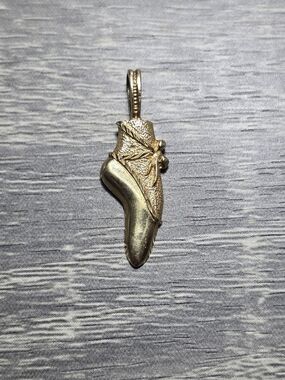 Dazzlers Vintage 14k Yellow Gold Ballerina Shoes Charm Pendant 1.7g DZ-6109